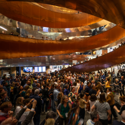 Anniversary moment at the #Ecsite2019 Nocturne. Copyright Ecsite/Experimentarium