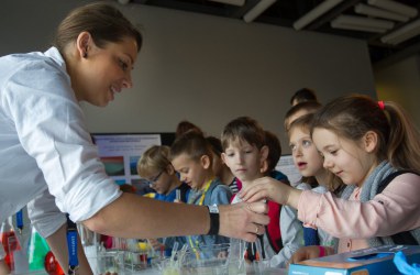 #ISCSMD example: 34 Polish science centres and dozens of partners nation-wide partnered up to offer activities. Here at the Copernicus science centre in Warsaw